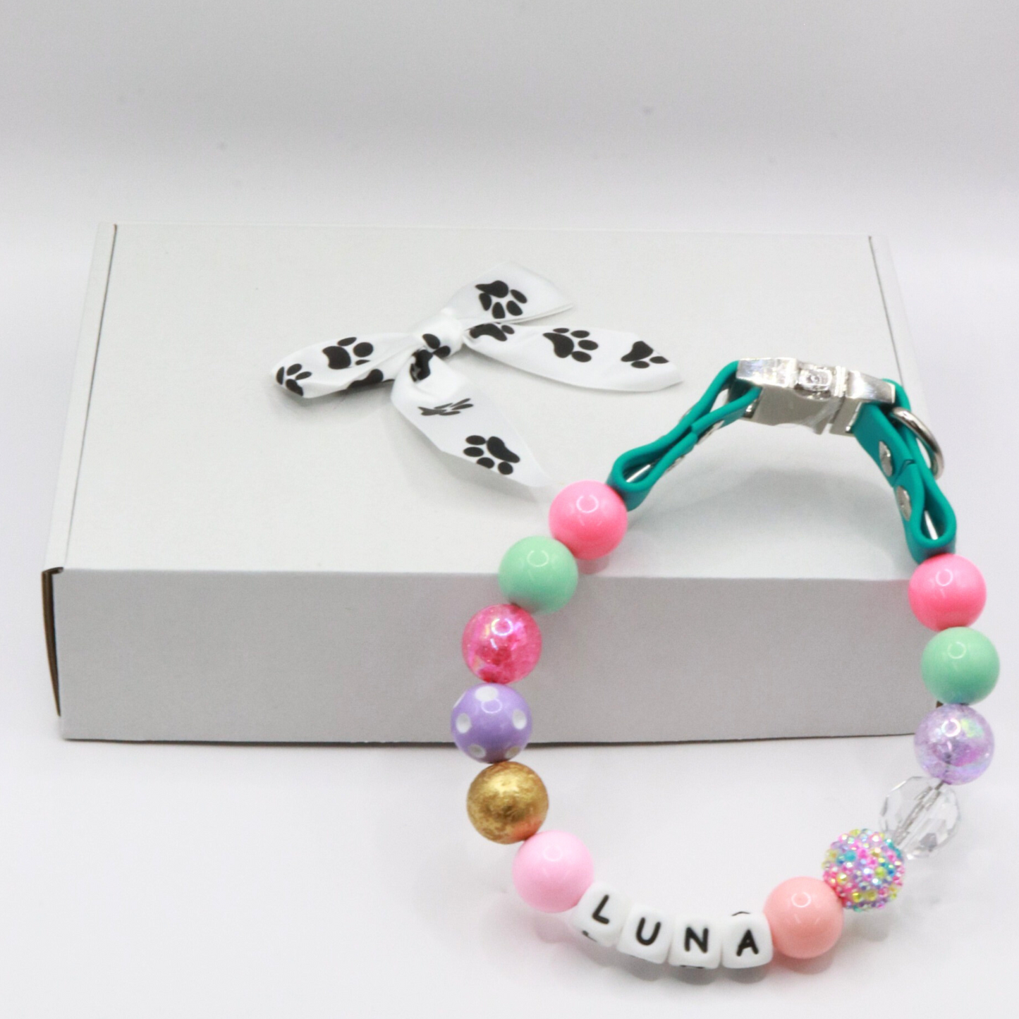 ¡Diseña tu propio collar para perro o gato! Nombre personalizado, cuentas y opciones de correa