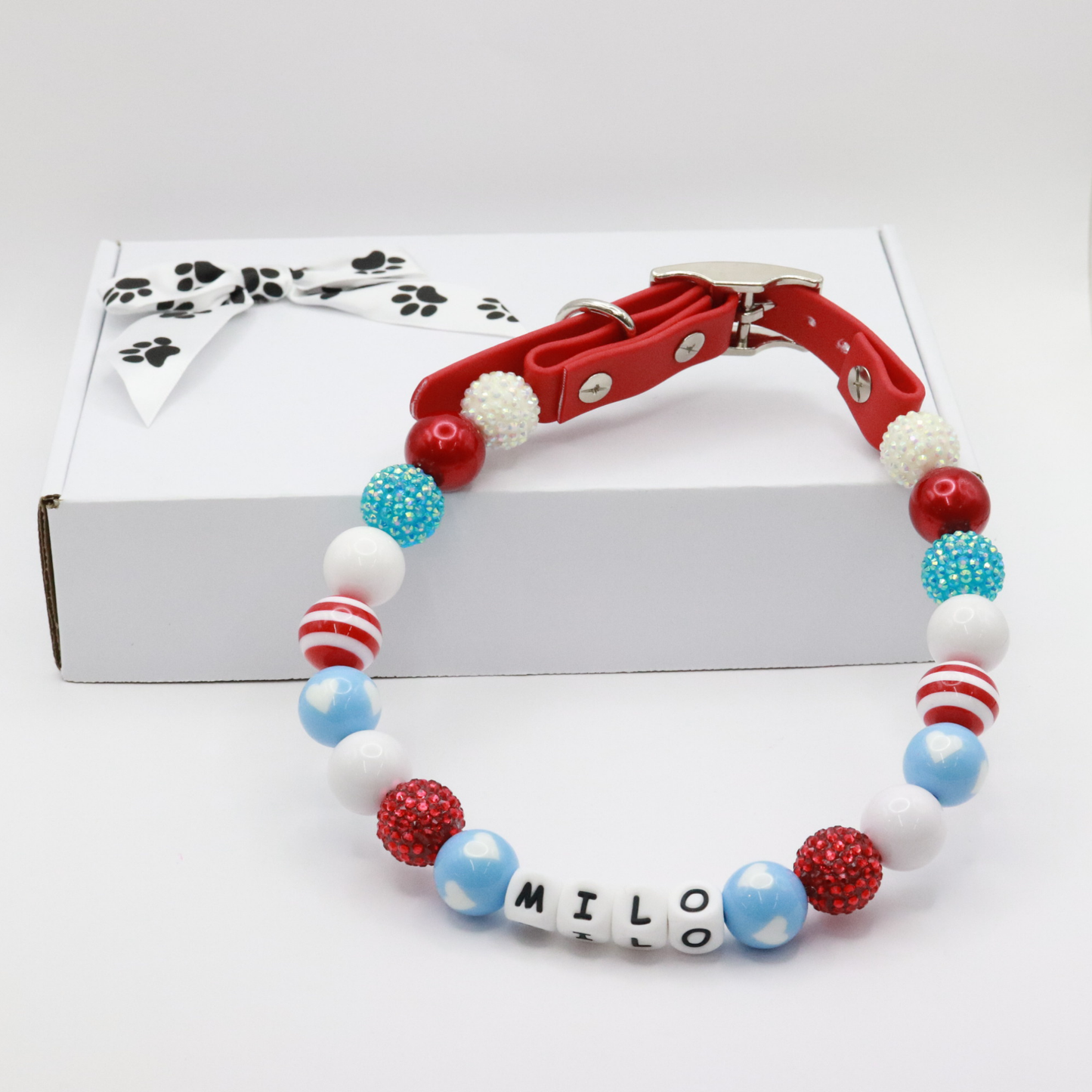 Collar de perro con cuentas para el día de San Valentín