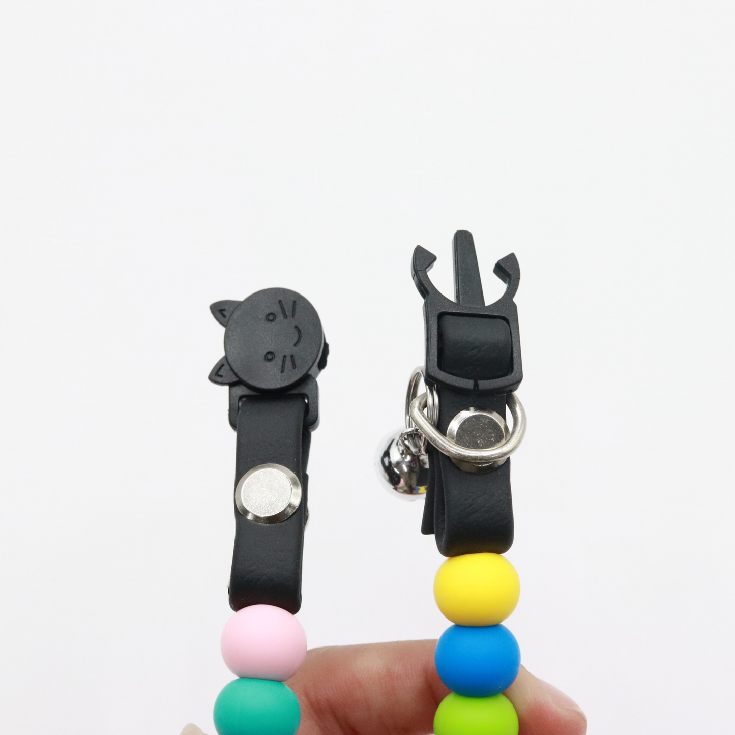 Collar de gato personalizado con nombre y cuentas elegantes
