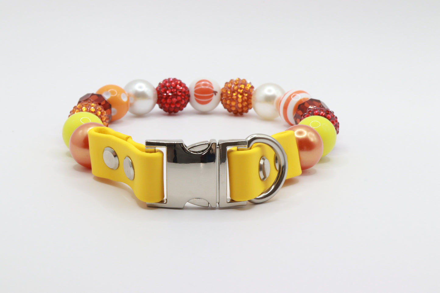 Cuellos de otoño con cuentas