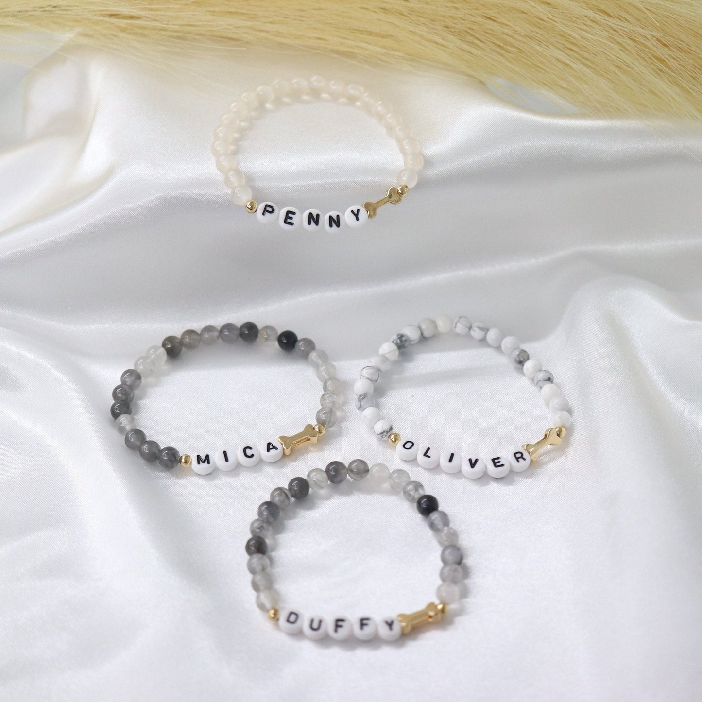 Pulsera personalizada con nombre de perro - Hueso dorado