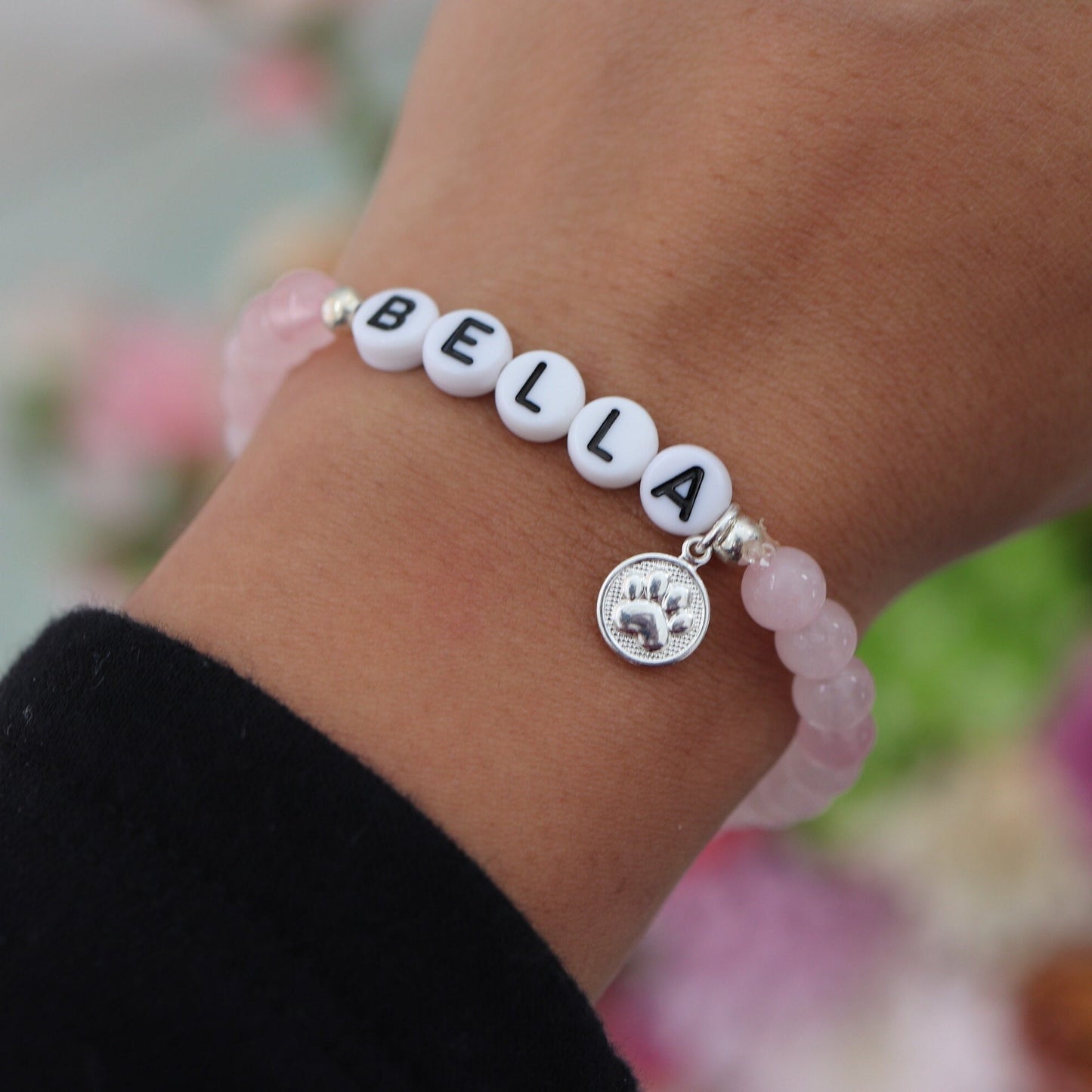 Pulsera personalizada con nombre de perro o gato: huella de pata plateada