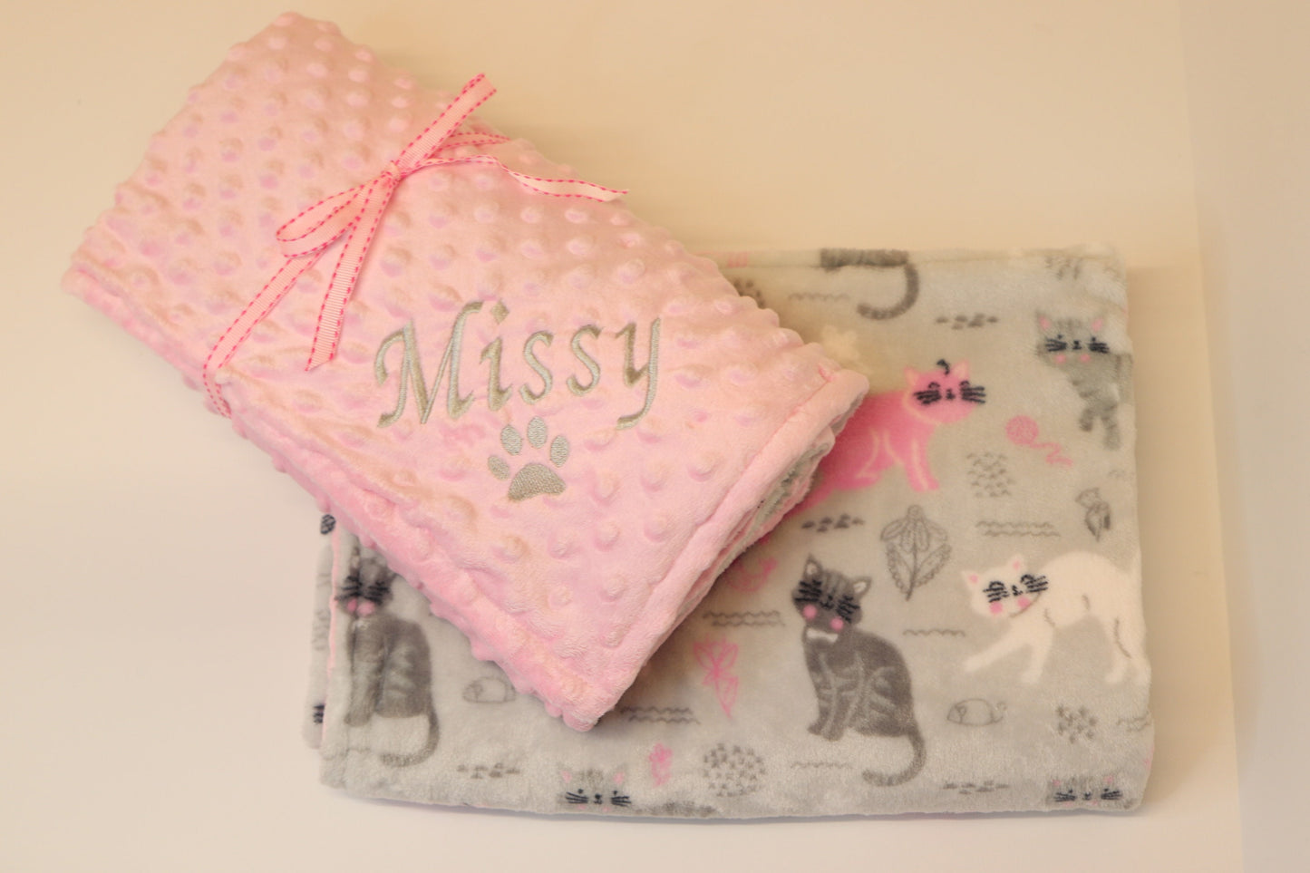 Personalized embroidered cat name blanket,custom name blanket for cat,pink cat soft blanket,minky fleece blanket for cats,weighted blanket,